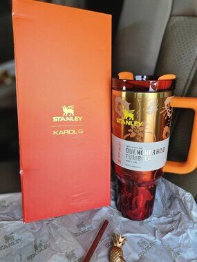 New in Box Stanley Quencher H2.0 x KAROL G 40oz Floral Tumbler – Red